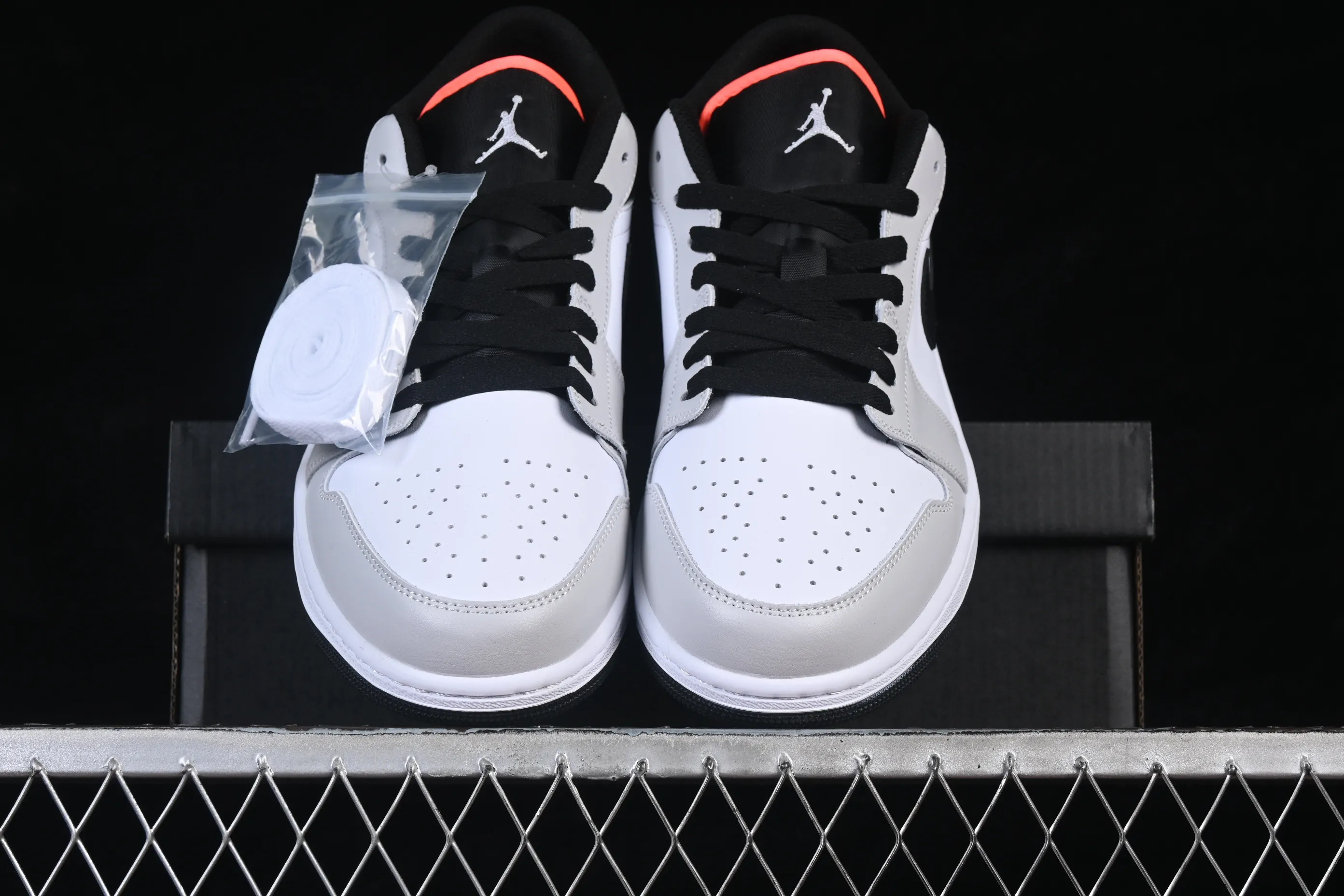 All categories Air Jordan Jordan series basketball shoes Air Jordan 1 Low Air Jordan 1 Low AJ1 Joe 1 white gray black hook low-top retro culture basketball shoes 553558-045
